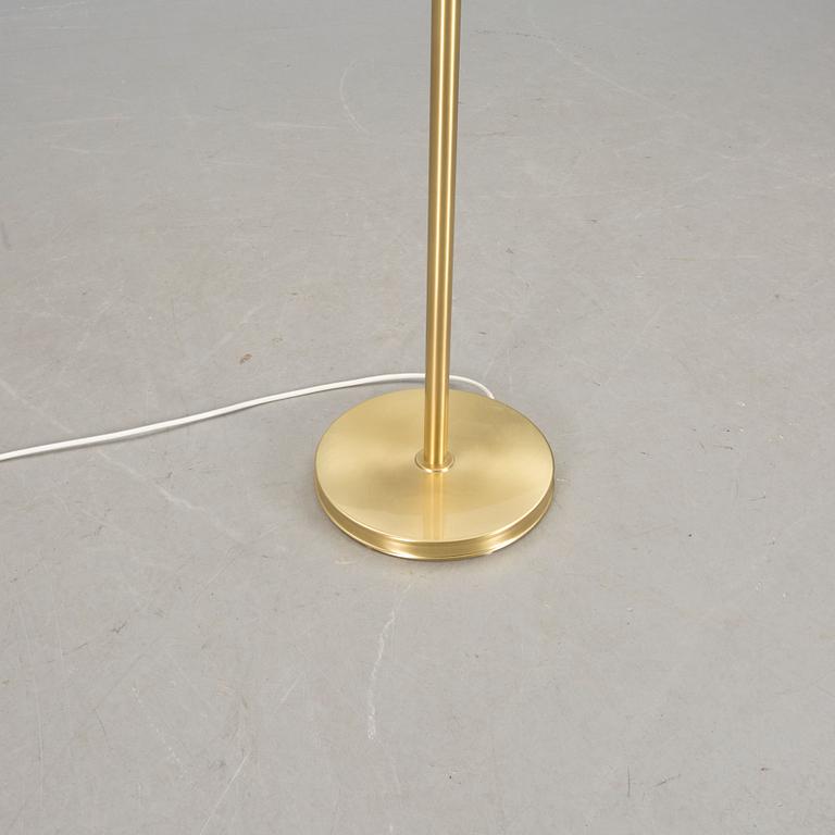GOLVLAMPA, modell 2368/2148, "Stora Kamelen", Josef Frank, Firma Svenskt Tenn.