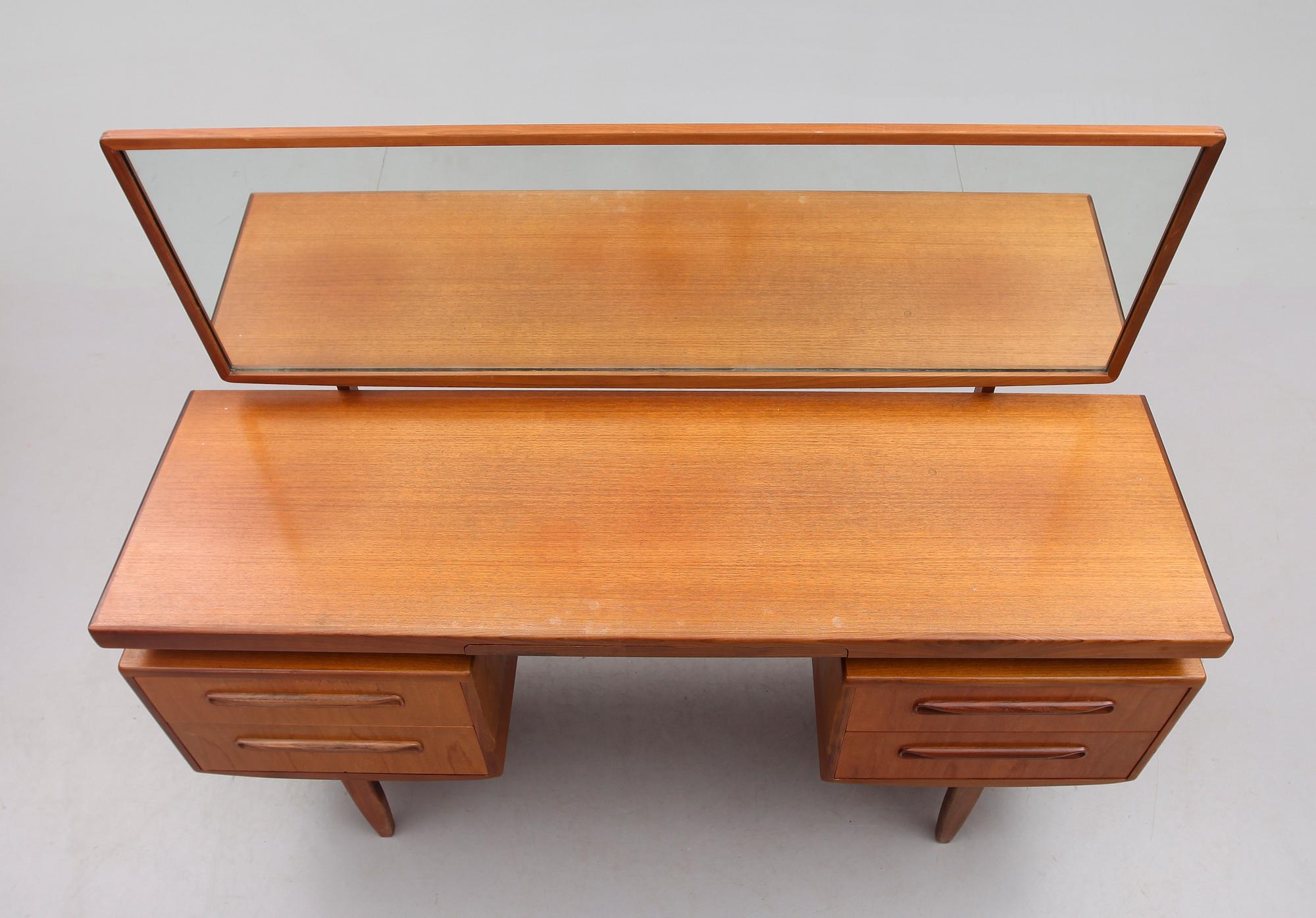 TOALETTBORD, möjligen G-plan, England, 1900-talets andra hälft.