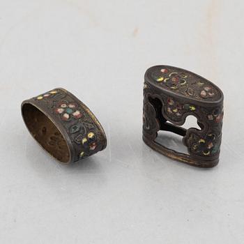 Fuchi and Kashira 4 pairs as well as 2 + 3 odd ones, Edo and Meiji.