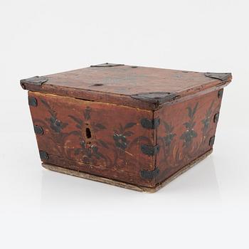 A Swedish painted chest from Jämtland, 18th/19th century.