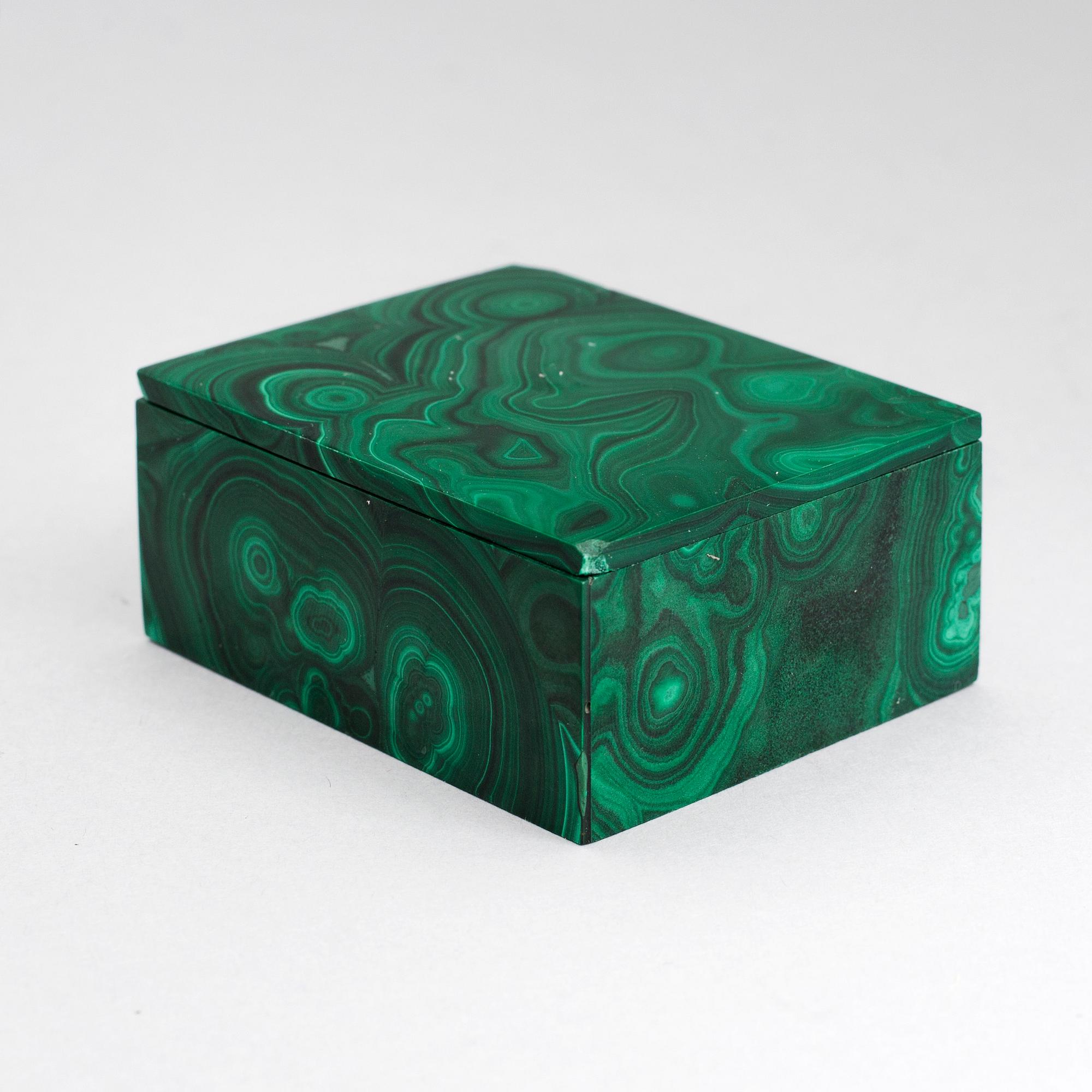 A malachite box, 20th Century.