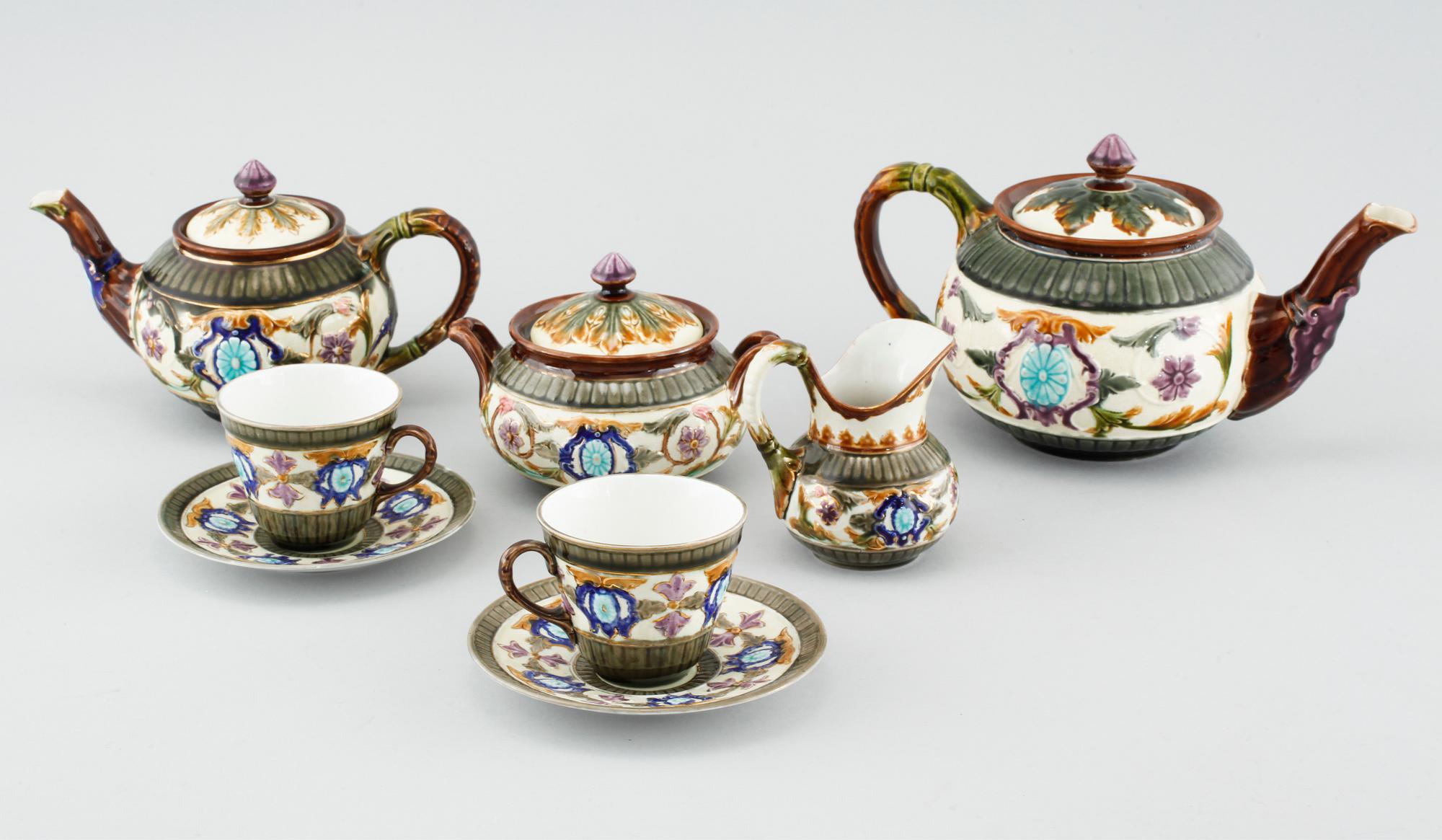 A majolica tea set of 6 pcs from Rörstrand, around the turn of the century 1900.