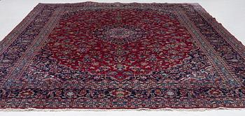 A Keshan carpet, c. 403 x 290 cm.