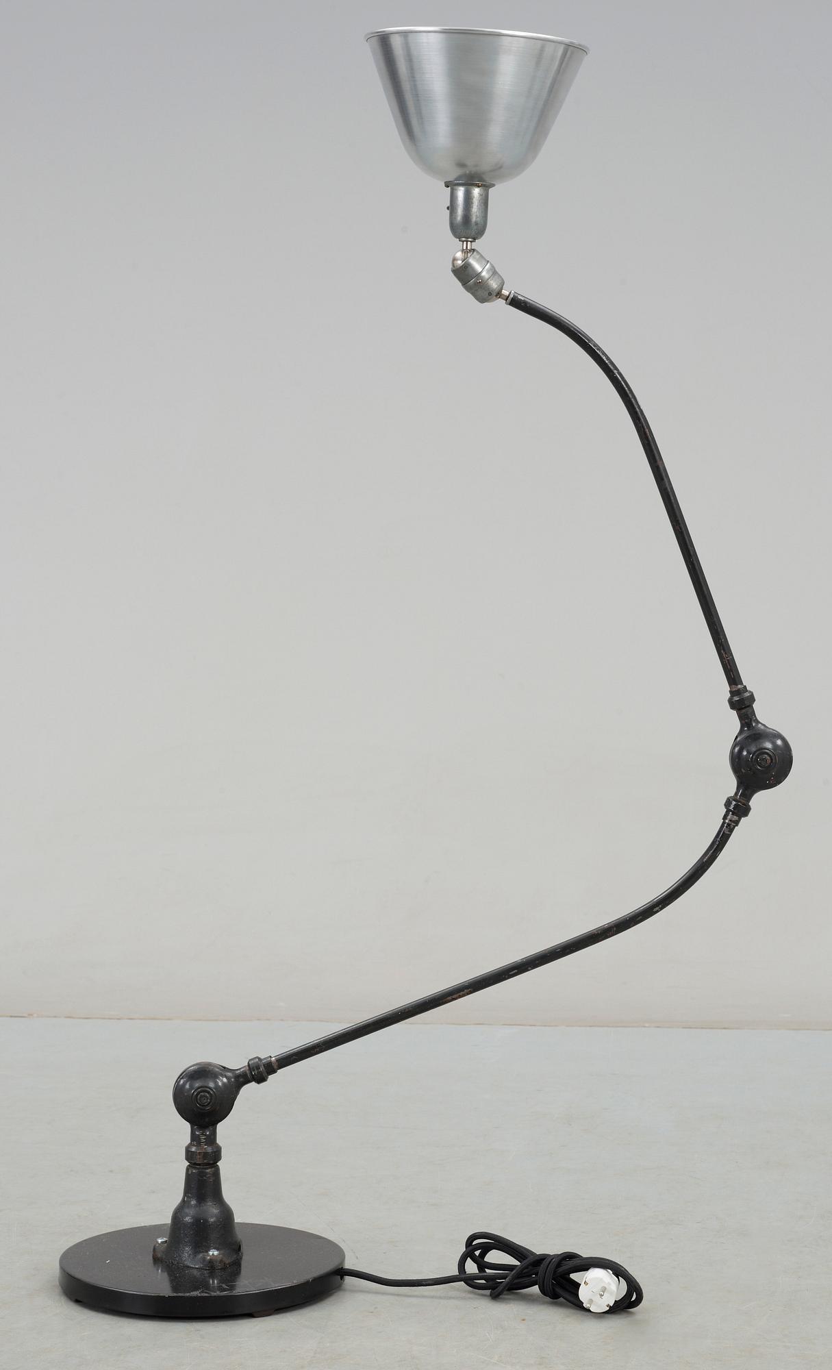 GOLVLAMPA "Triplex-pendel", JOHAN PETTER JOHANSSON, formgiven ca 1919.