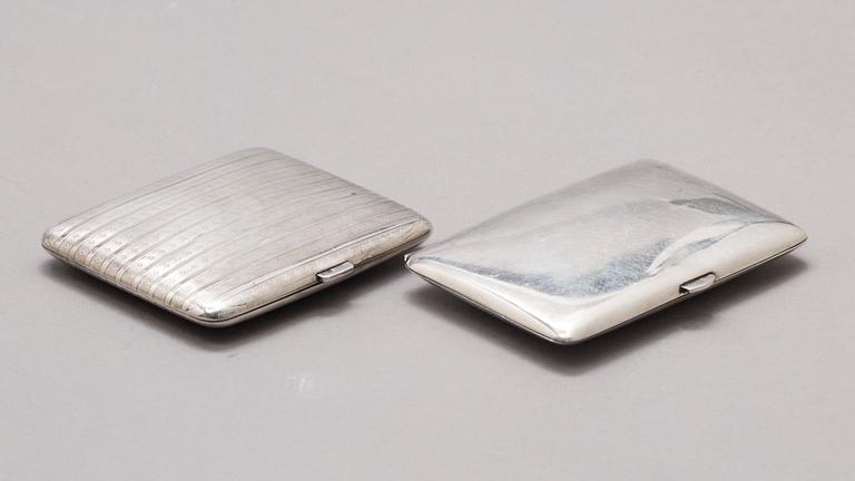 CIGARETTETUI, 2 st, silver. Svenska importstämplar. Vikt ca 142 g.