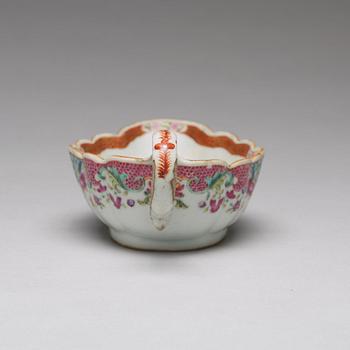 A pair of export porcelain famille rose sauce boats, Qing dynasty, 18th century.