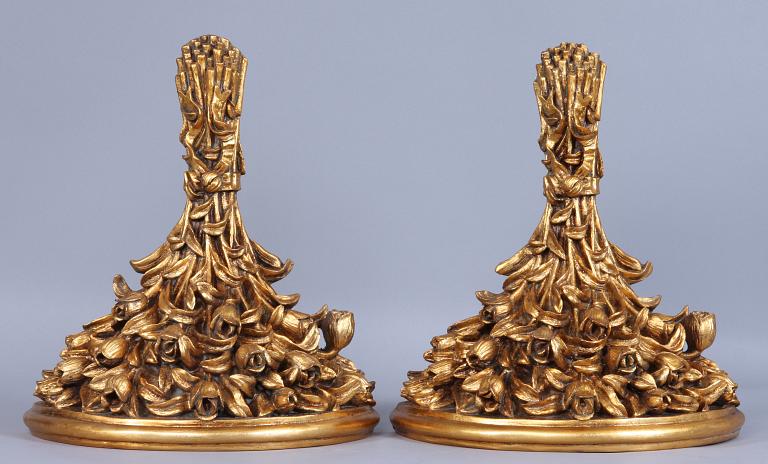 VÄGGKONSOLLER, 2 st, 1900-tal.