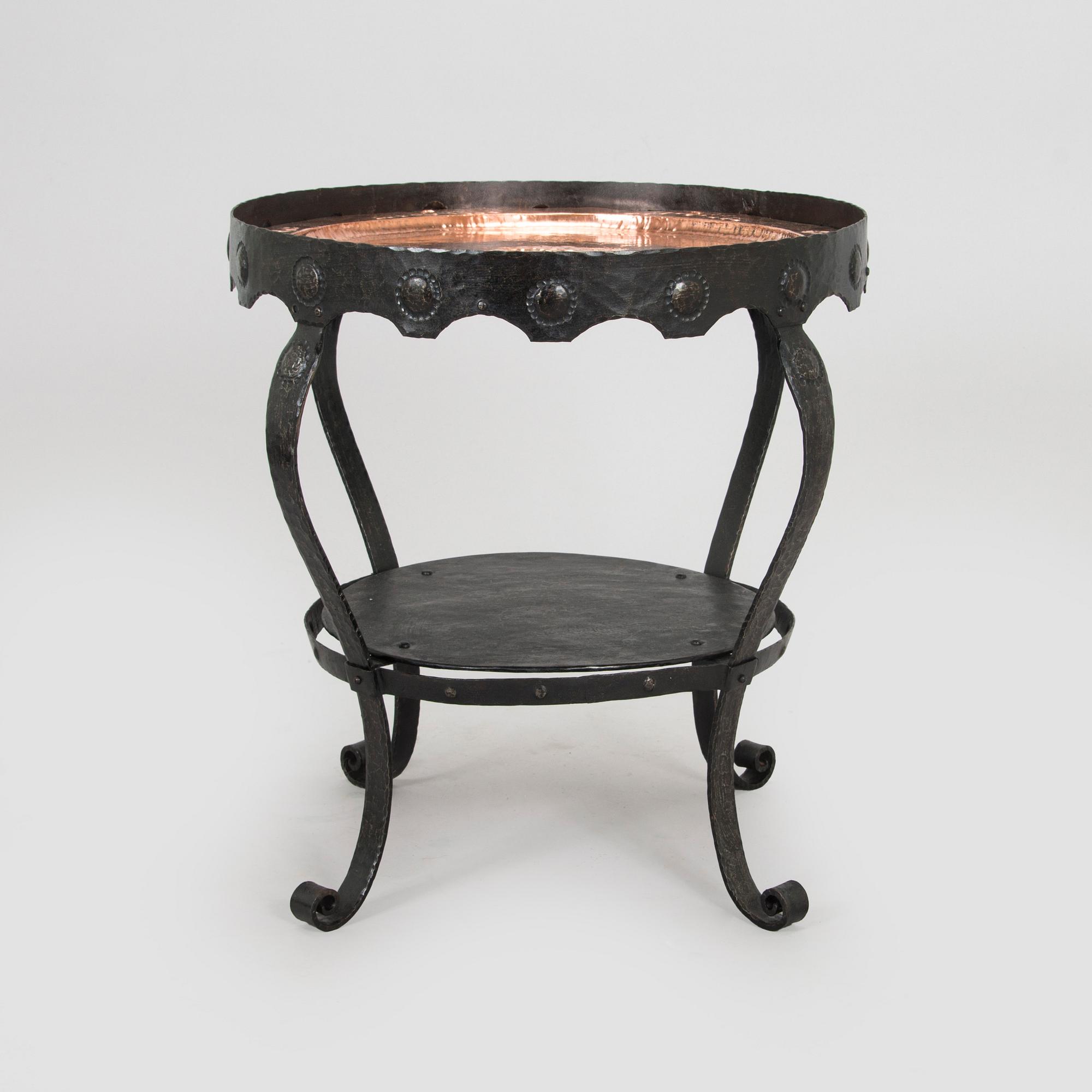 Pöytä, 1900-luvun alku.