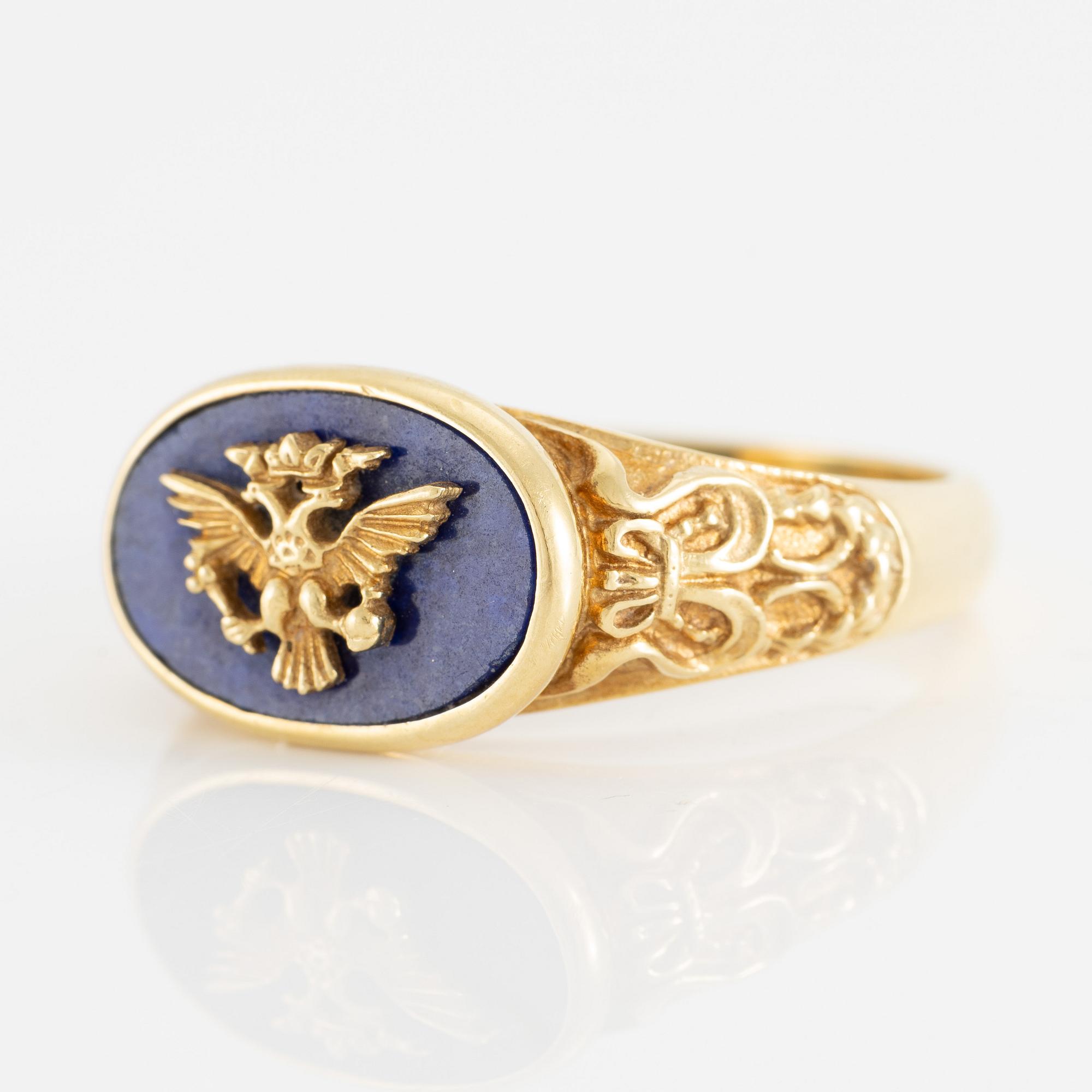 Ring, Imperial Eagle, 18K gold with lapis lazuli. Igor Carl