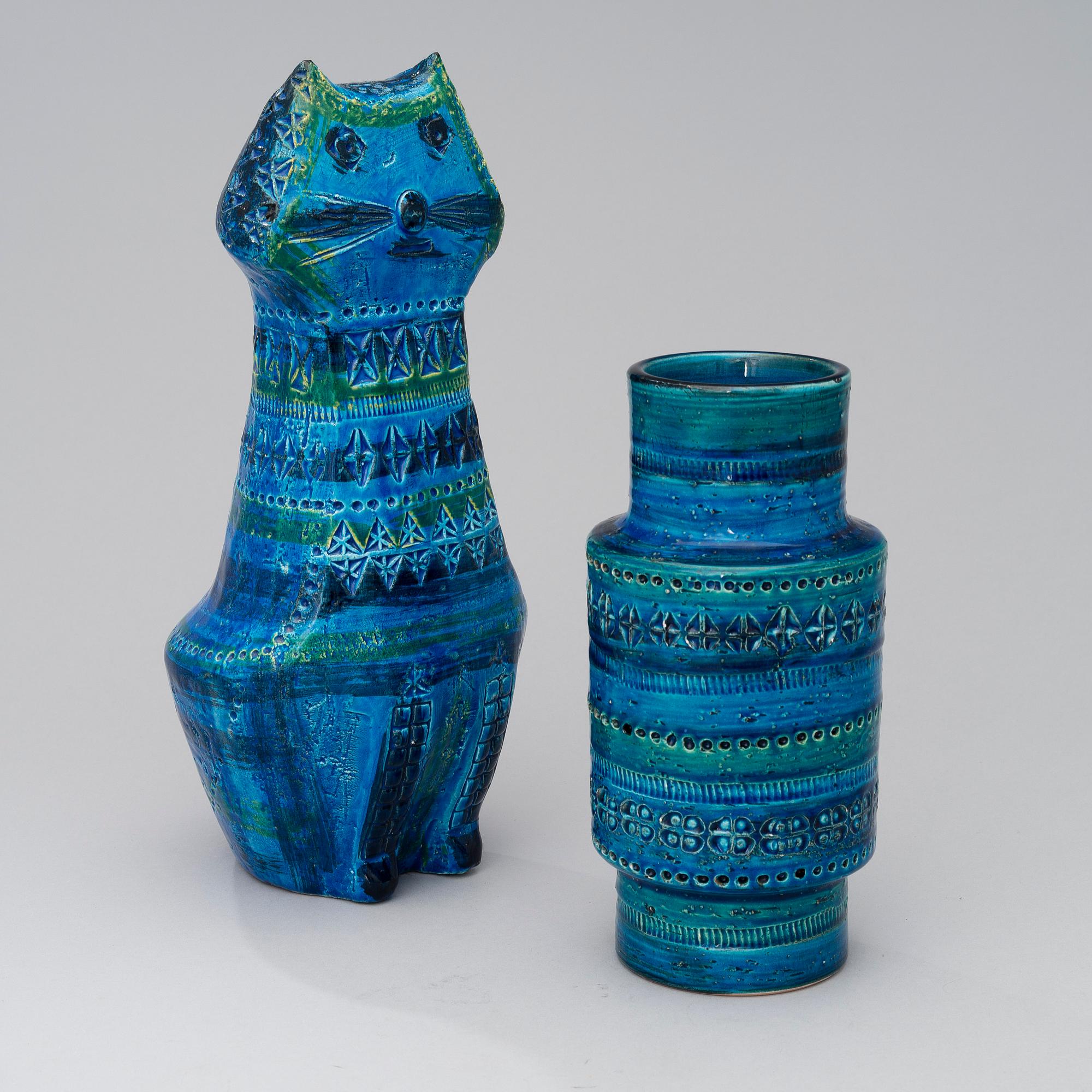 A Rimini blue ceramic sculpture and a vase by Aldo Londi for Bitossi, Italy early 1960s.