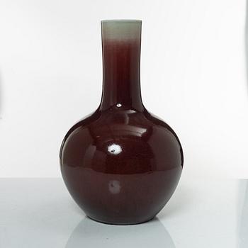 A Chinese sang de boeuf glazed vase, 20th century.