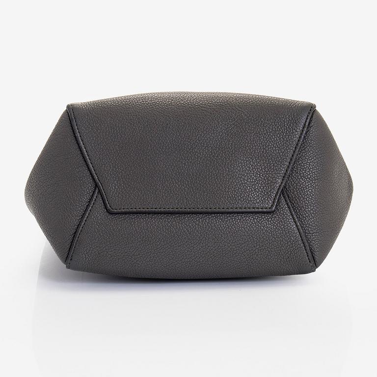 Céline, a "Seau Sangle Small" bag.