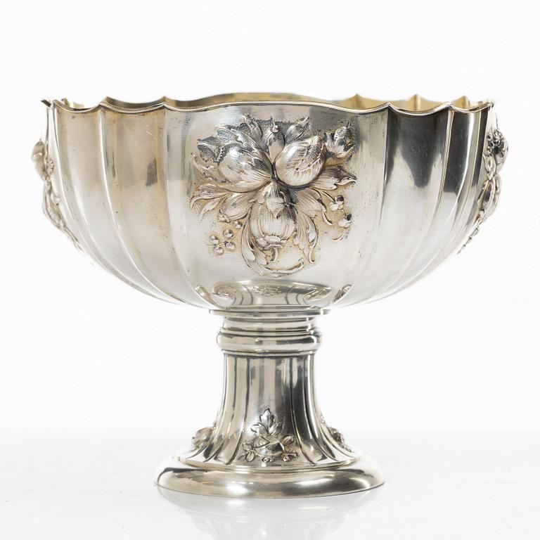A silver punch-bowl on foot, Swedish import marks company Ragnar Ericson, Malmö 1939.