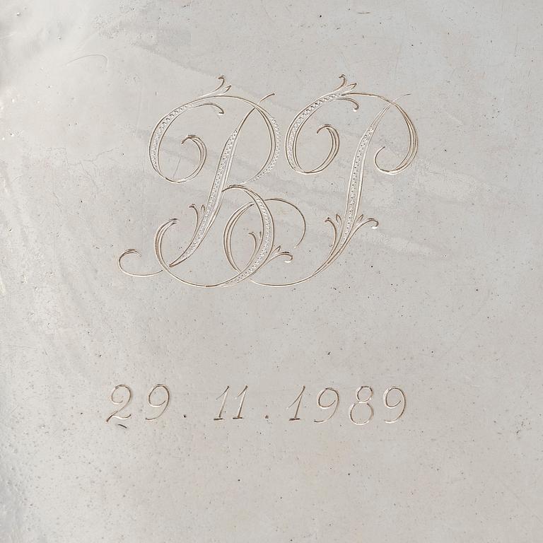 Tarjotin, sterlinghopea, mestarinleima Robert Calderwood (1727 - 1765), Dublin, vuosileimattu 1806?.