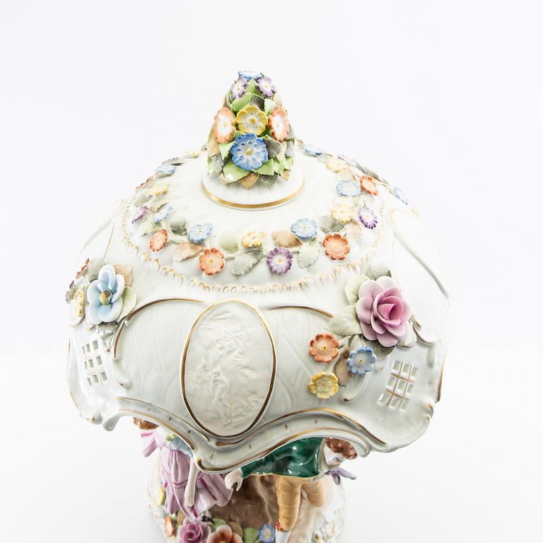 Bordslampa Rokoko-stil PlaueTyskland 1900-talets mitt porslin.