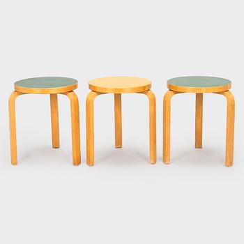 Alvar Aalto, jakkaroita 3 kpl, malli 60, 1900-luvun puoliväli.