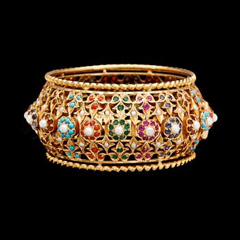 264. BANGLE, 18k gold. Weight 11,4 g.