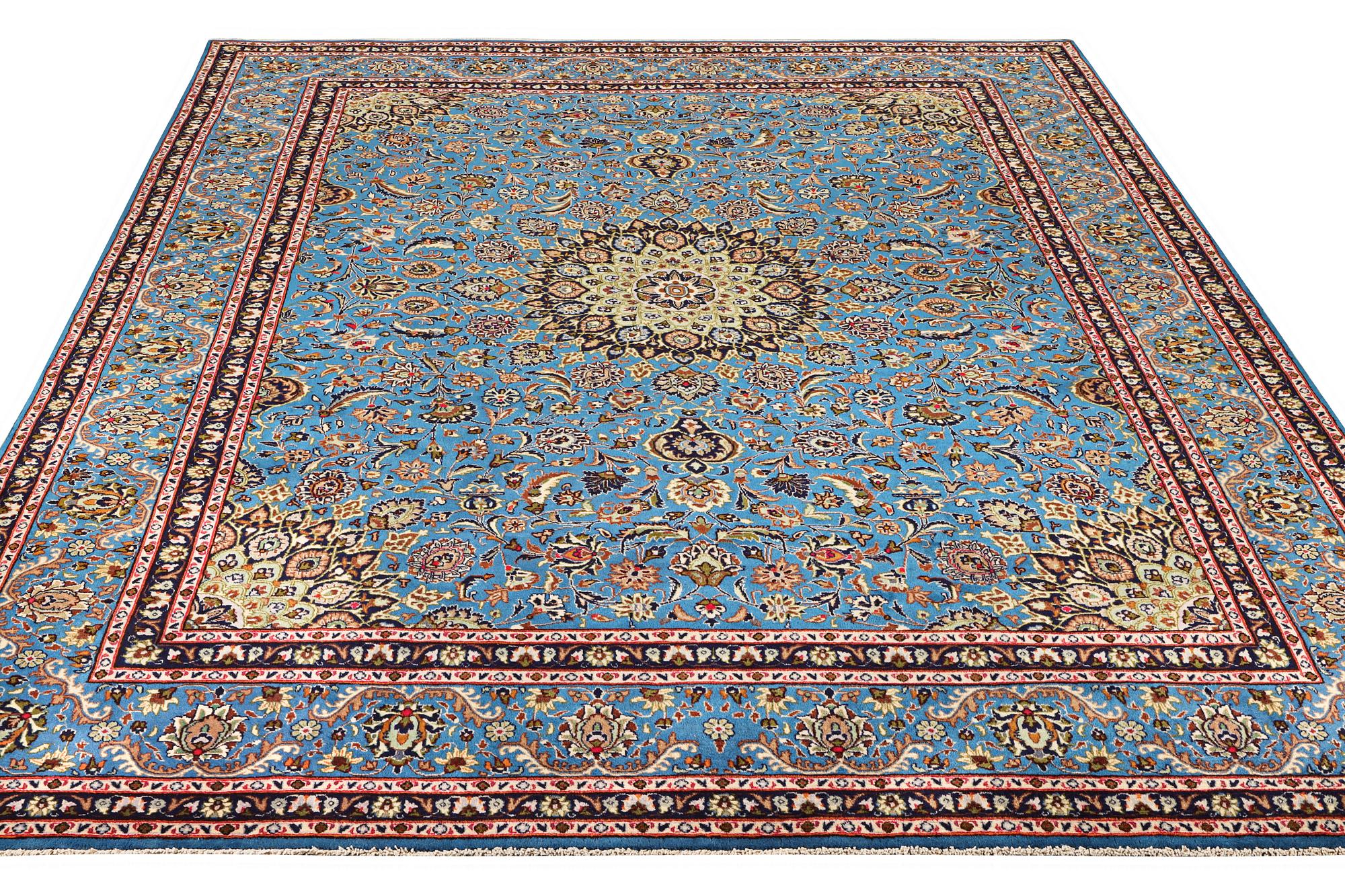 A Kashan carpet, a. 375 x 295 cm.