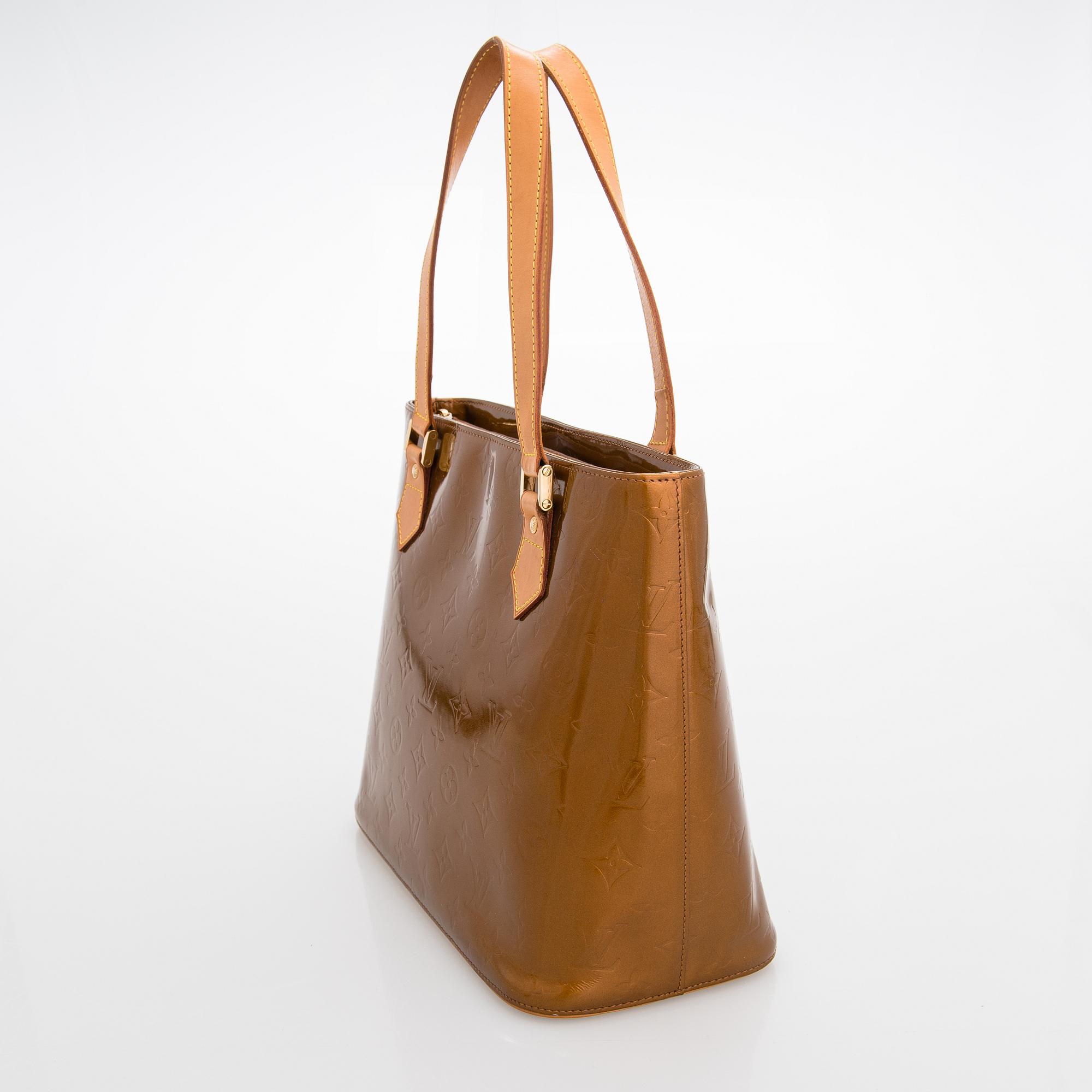 Louis Vuitton, A Monogram Vernis 'Houston' Bag.
