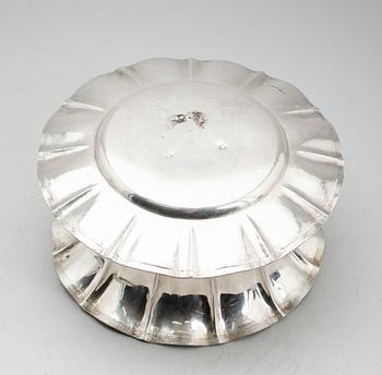 SÅSSKÅL MED FAT, silver, Gustaf Möllenborg, Stockholm 1861. Vikt ca 437 gram.
