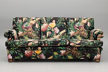 SOFFA, modell 703, Josef Frank, Firma Svenskt Tenn, 1900-talets andra hälft.