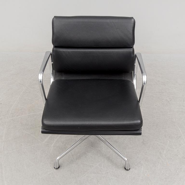 CHARLES & RAY EAMES, skrivbordssstol, "Soft Pad Chair EA 208", Vitra, omkring 2015.