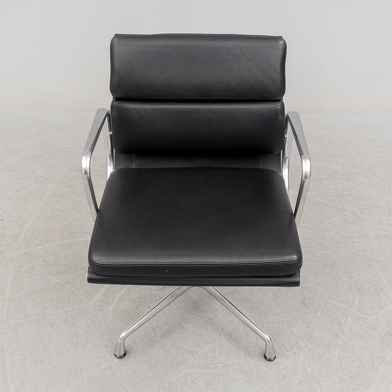 CHARLES & RAY EAMES, a 'Soft Pad Chair EA 208' from Vitra, circa 2015.