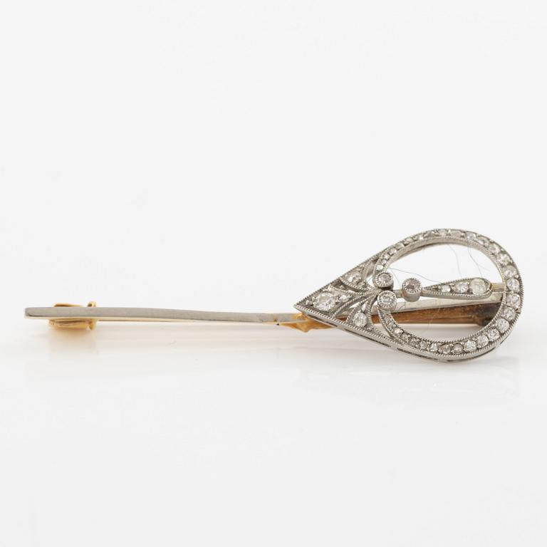 Brooch, gold and old-cut and rose-cut diamonds.