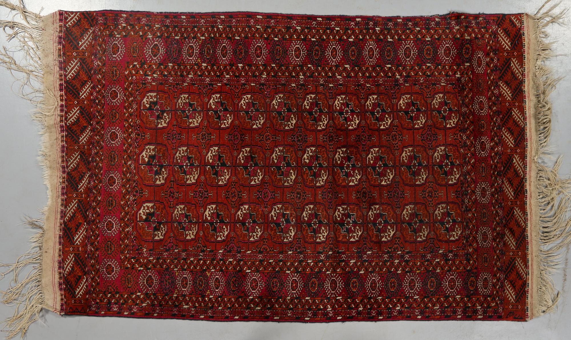 MATTA, old/semiantik, troligen Tekke-Bochara, ca 186 x 123 cm.
