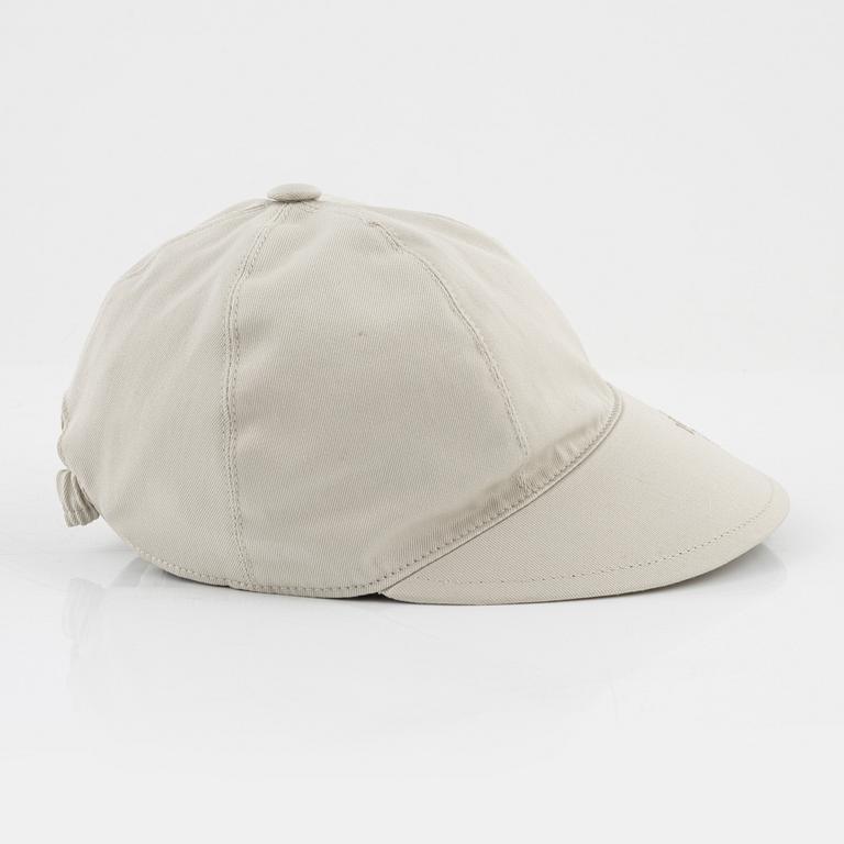 Prada, cap, size S.