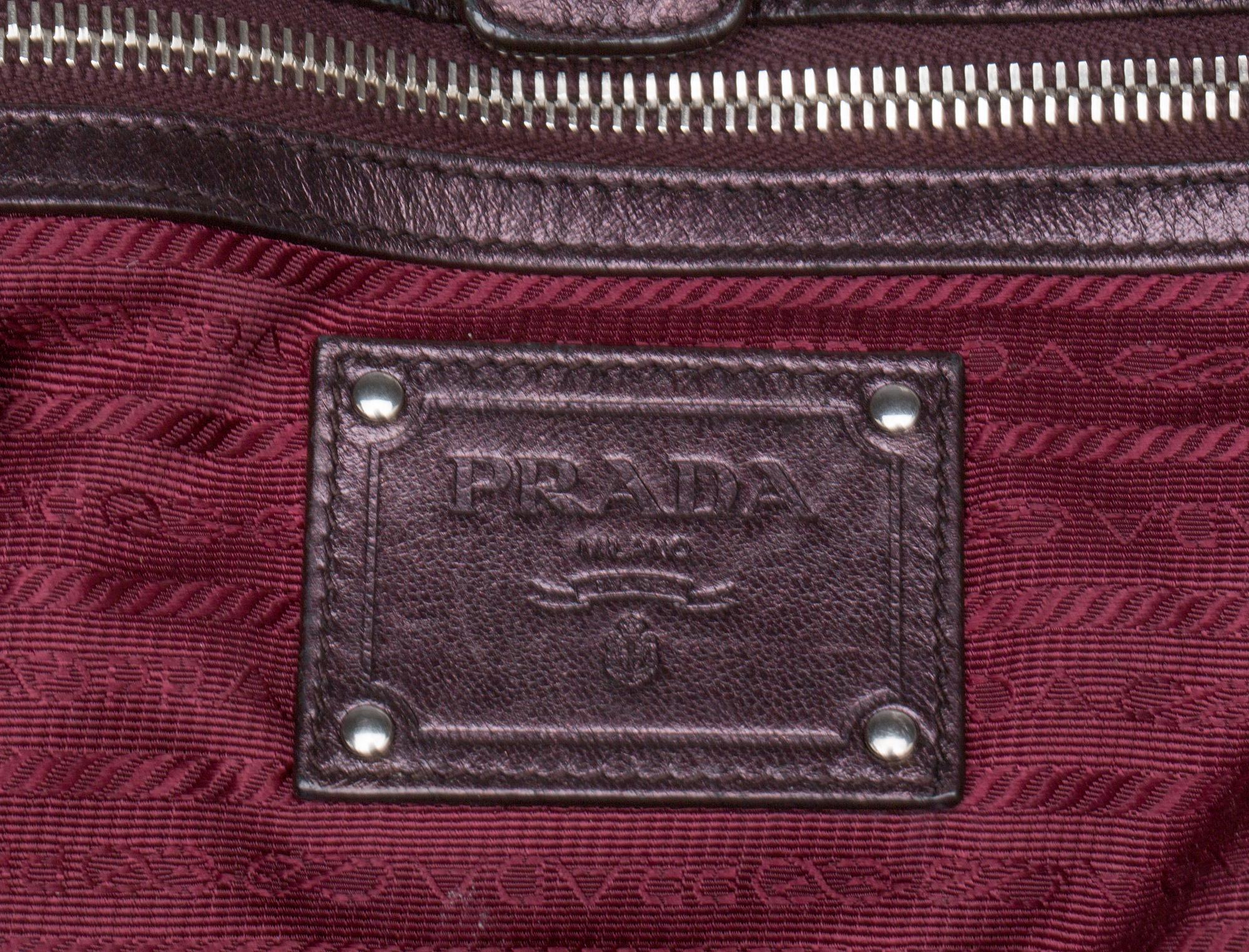 VÄSKA, Prada.