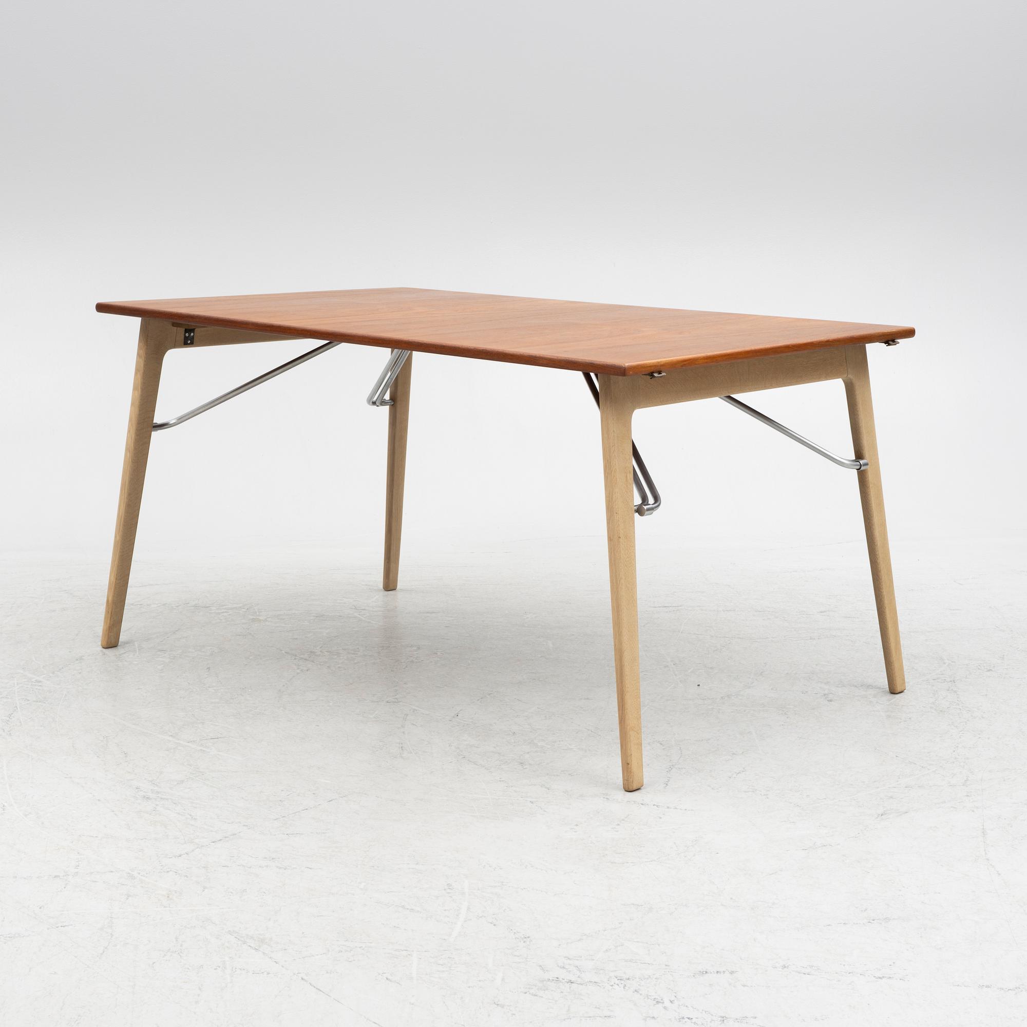 Børge Mogensen, dining table, model 162, Søborg Møbelfabrik, Denmark, 1950s.
