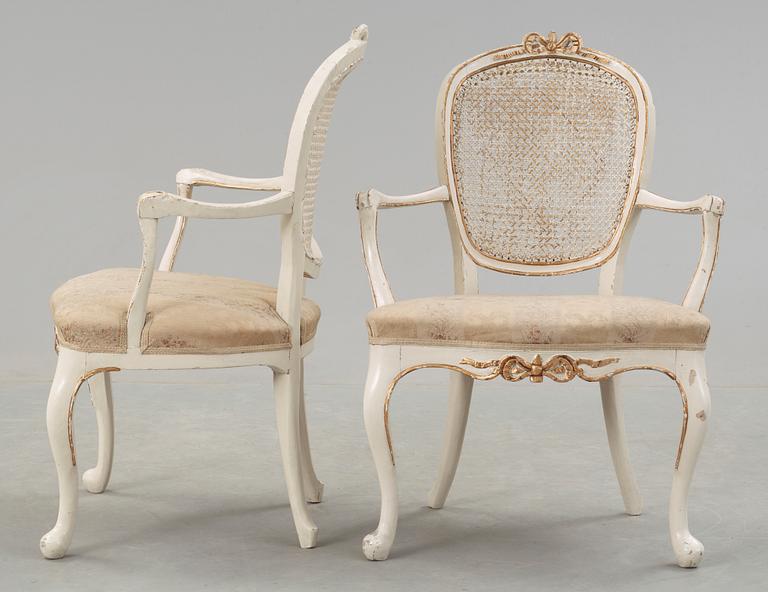 KARMSTOLAR, ett par, gustaviansk stil, sent 1800-tal.