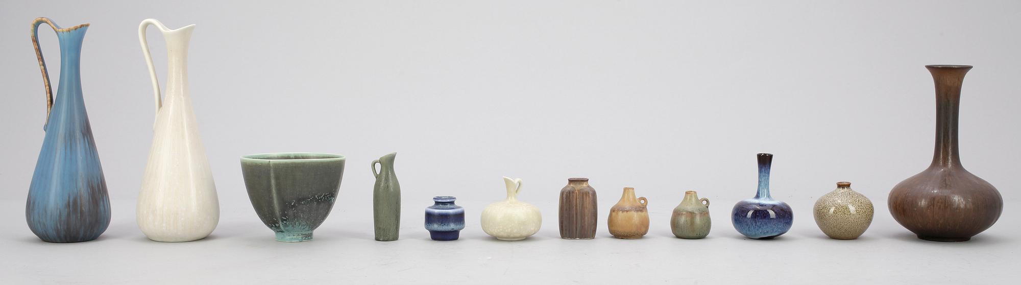 VASER samt SKÅL, 12 delar, stengods, bla Gunnar Nylund, Rörstrand, 1900-tal.