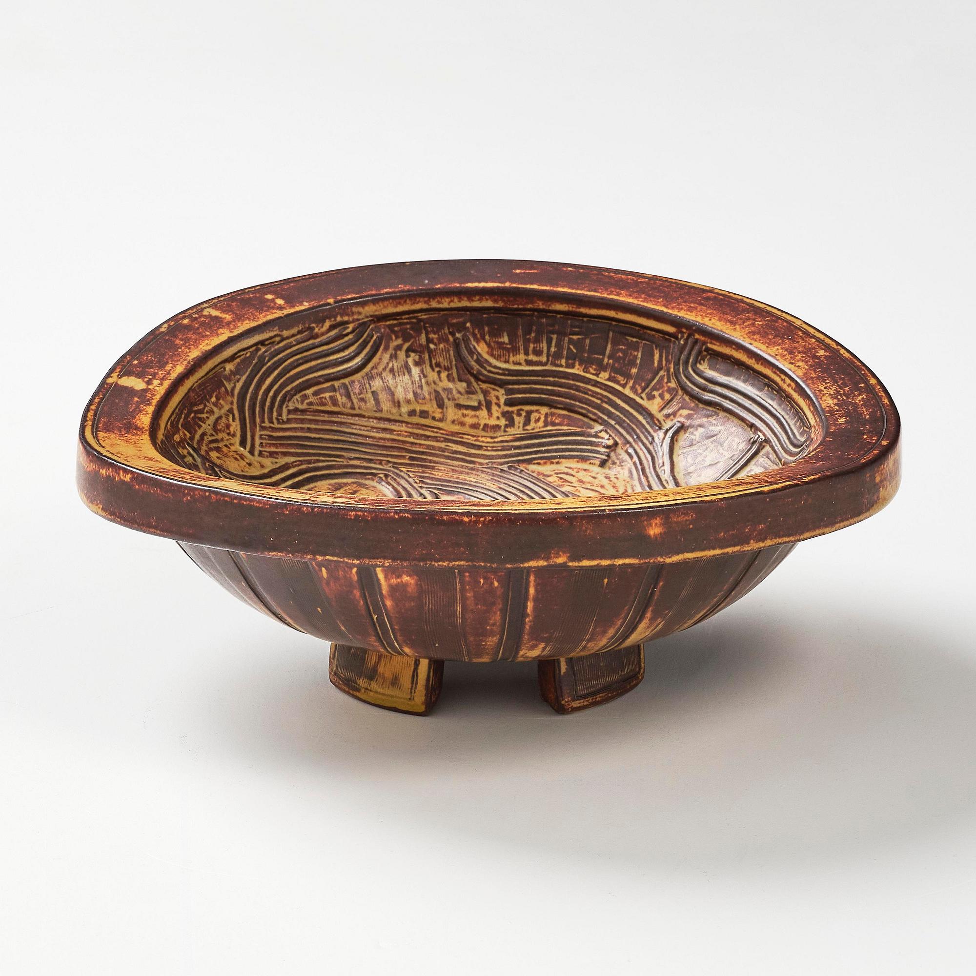 Wilhelm Kåge, a "Farsta" stoneware bowl, Gustavsberg Studio 1948.