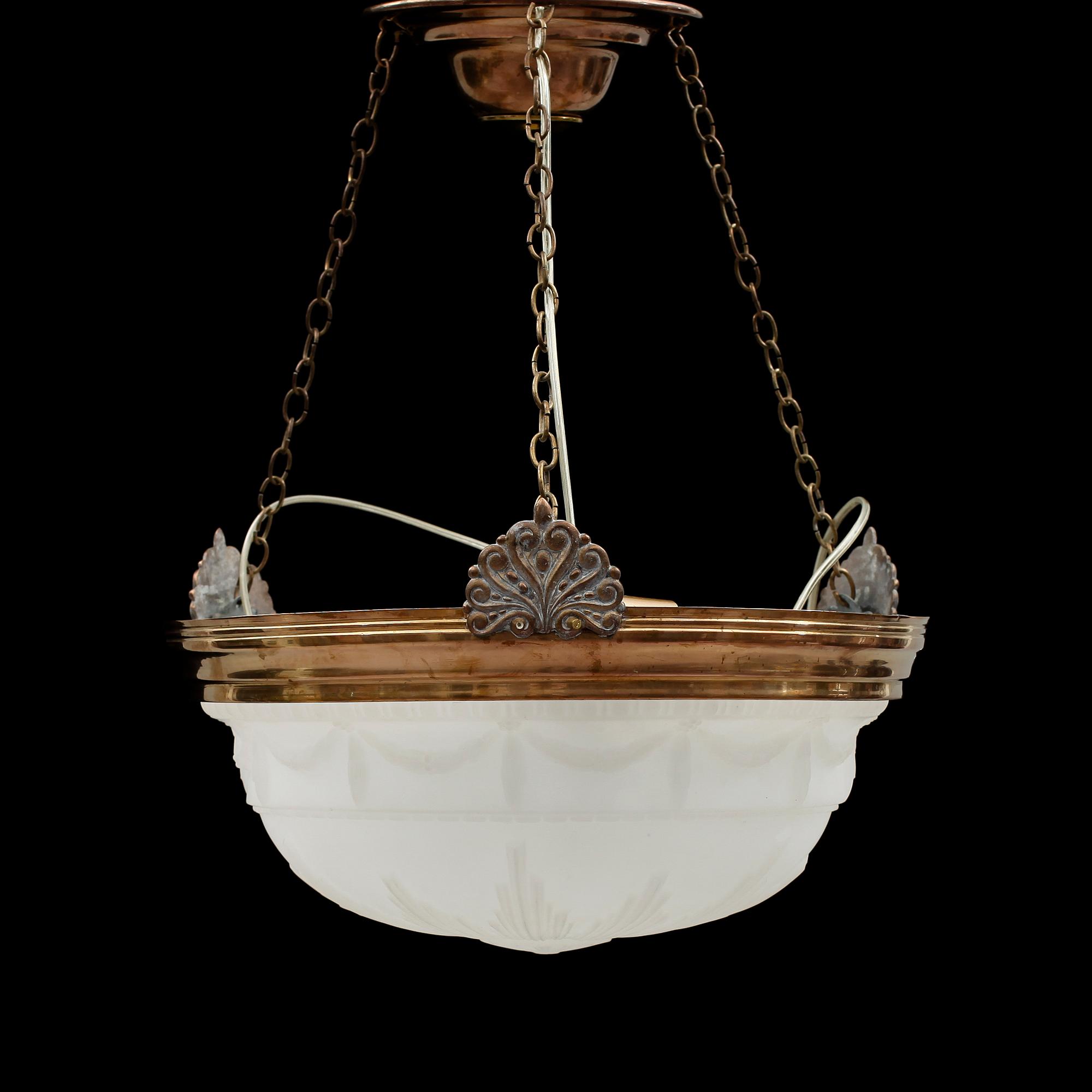 TAKLAMPA, 1900-talets första hälft. Höjd ca 50 cm.
