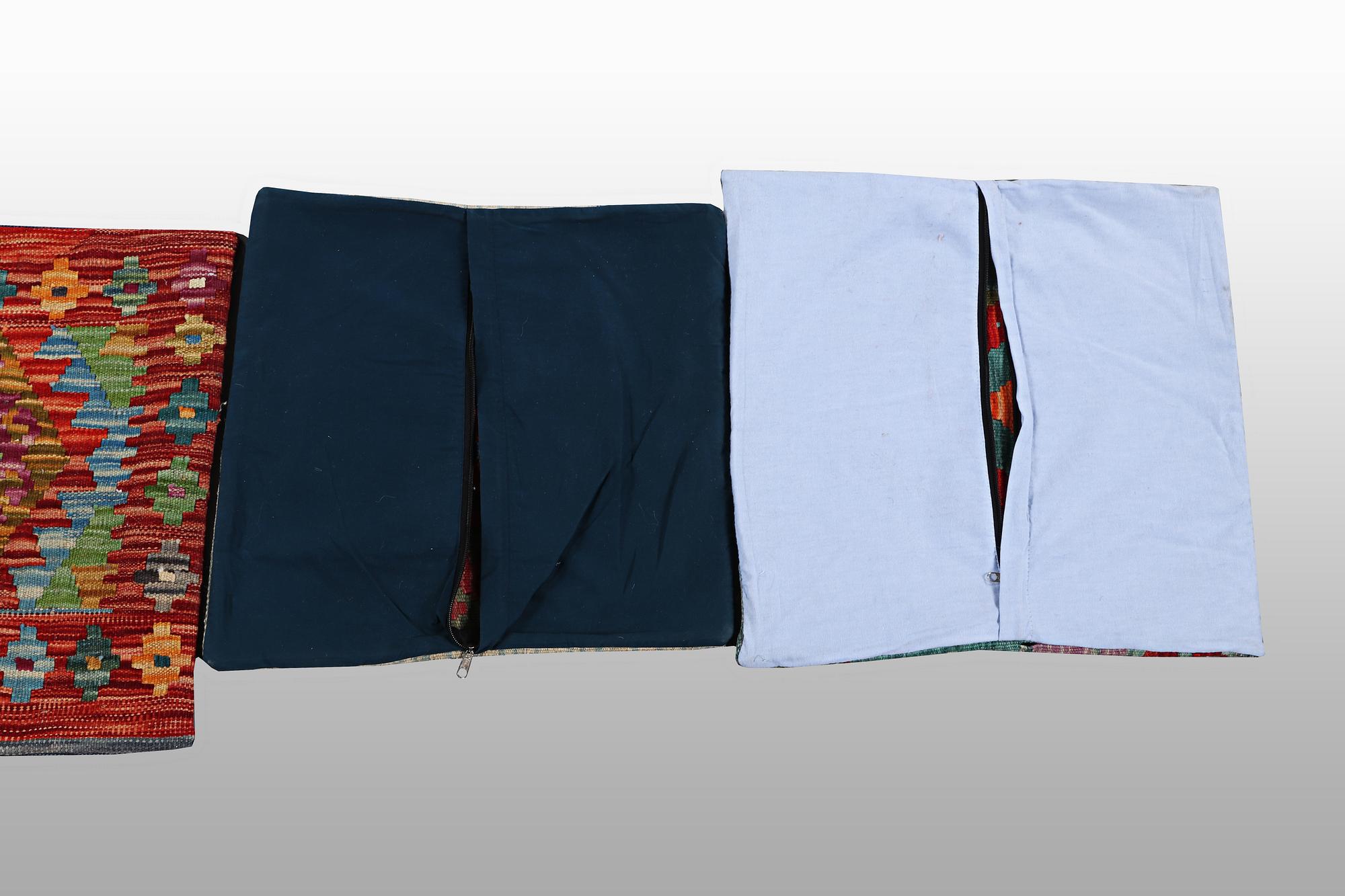 Kuddar, 6 st, Kelim, ca 40 x 40 cm.