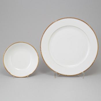 A 123 piece "Kardinal" dinner service.
