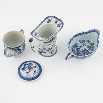 Seven pieces of porcelain, China, Qing dynasty, 178th-19th century.