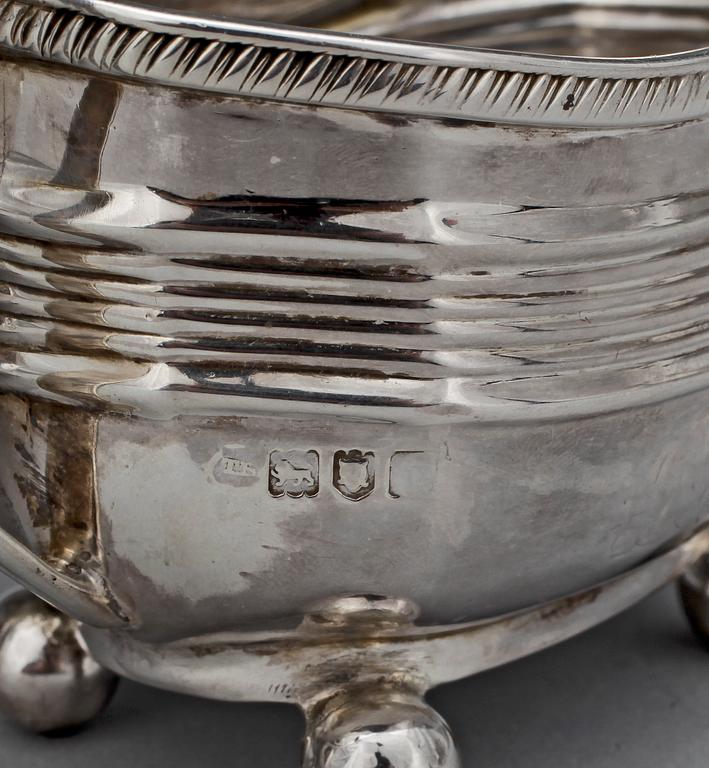 SÅSKANNOR, 2 st, silver, b.la. Rober Jones & son. London/Birmingham  England. Tot vikt ca 220 gram.