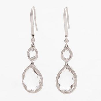 Gucci, örhängen, 18K vitguld och bergskristall.