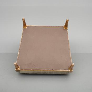 FÅTÖLJ, gustaviansk stil, förgylld, 1900-talets början.