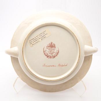 Warm metal plate, armorial plate, from "The Carnatic Service" Chamberlains England ca 1820.