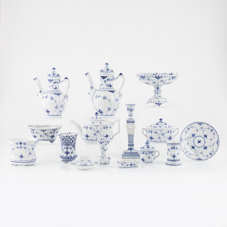 39 porcelain pieces of a 'Musselmalet' service, Royal Copenhagen, Denmark.