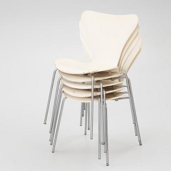 Arne Jacobsen, Four 'Series 7' chairs, Fritz Hansen Denmark 1970.