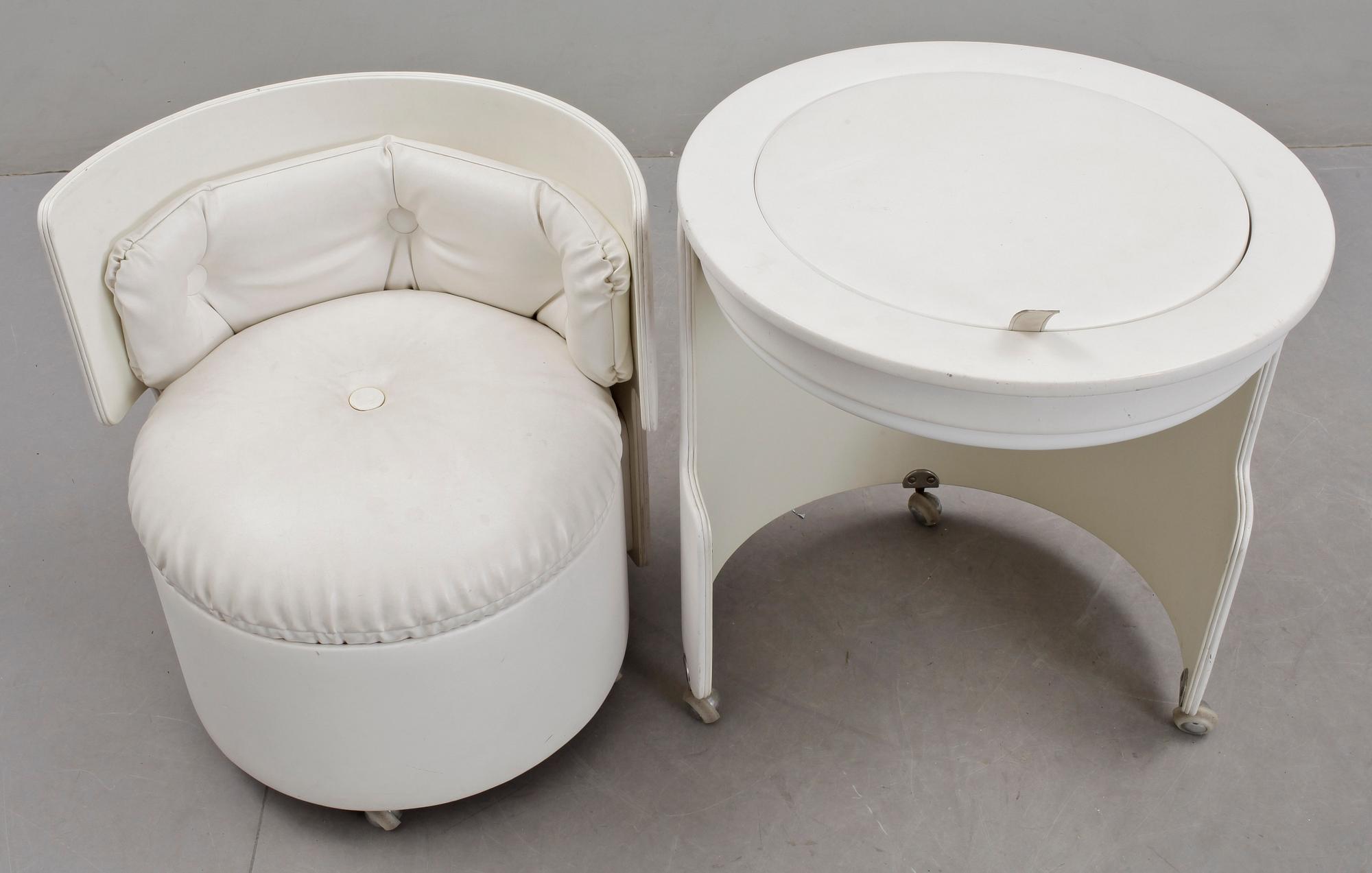 TOALETTBORD samt STOL, "Dilly Dally", Luigi Massoni, Italien, formgiven 1968.