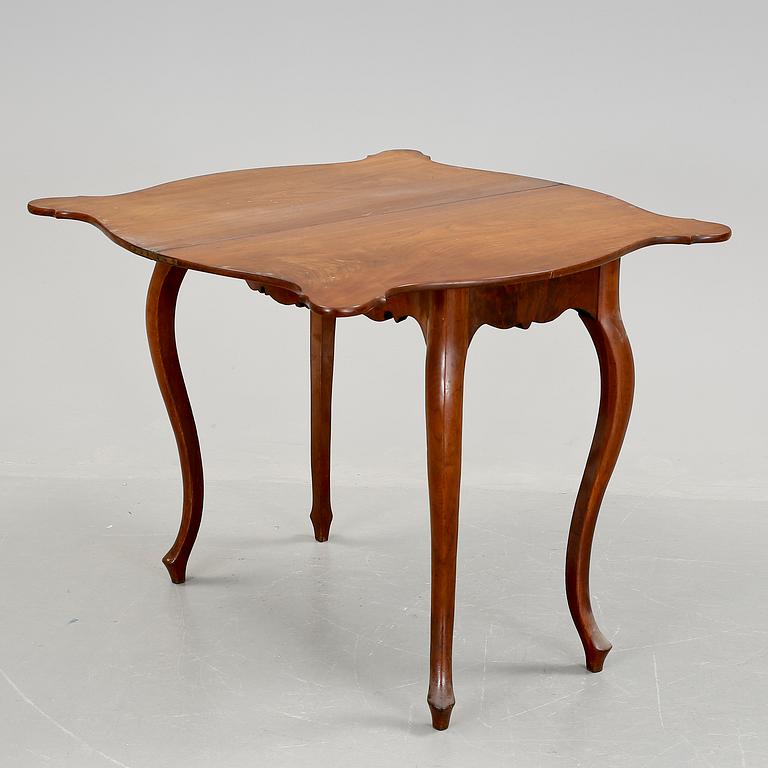 SPELBORD. Nyrokoko, 1800-talets andra hälft.