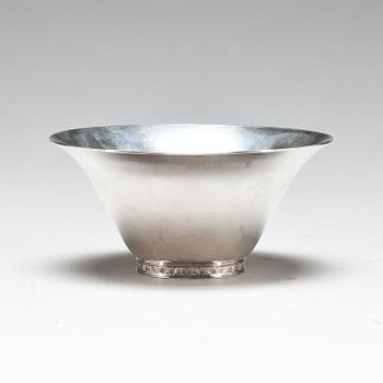 SKÅL, sterlingsilver, Wiwen Nilsson, 1951. Vikt ca 160 g.