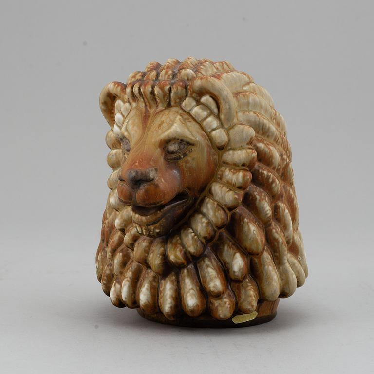 GUNNAR NYLUND, a stoneware sculpture of a lion's head, Rörstrand, Sweden mid 1900's.