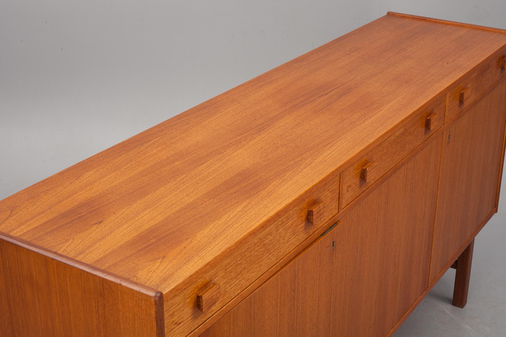 SIDEBOARD, 1960-tal.